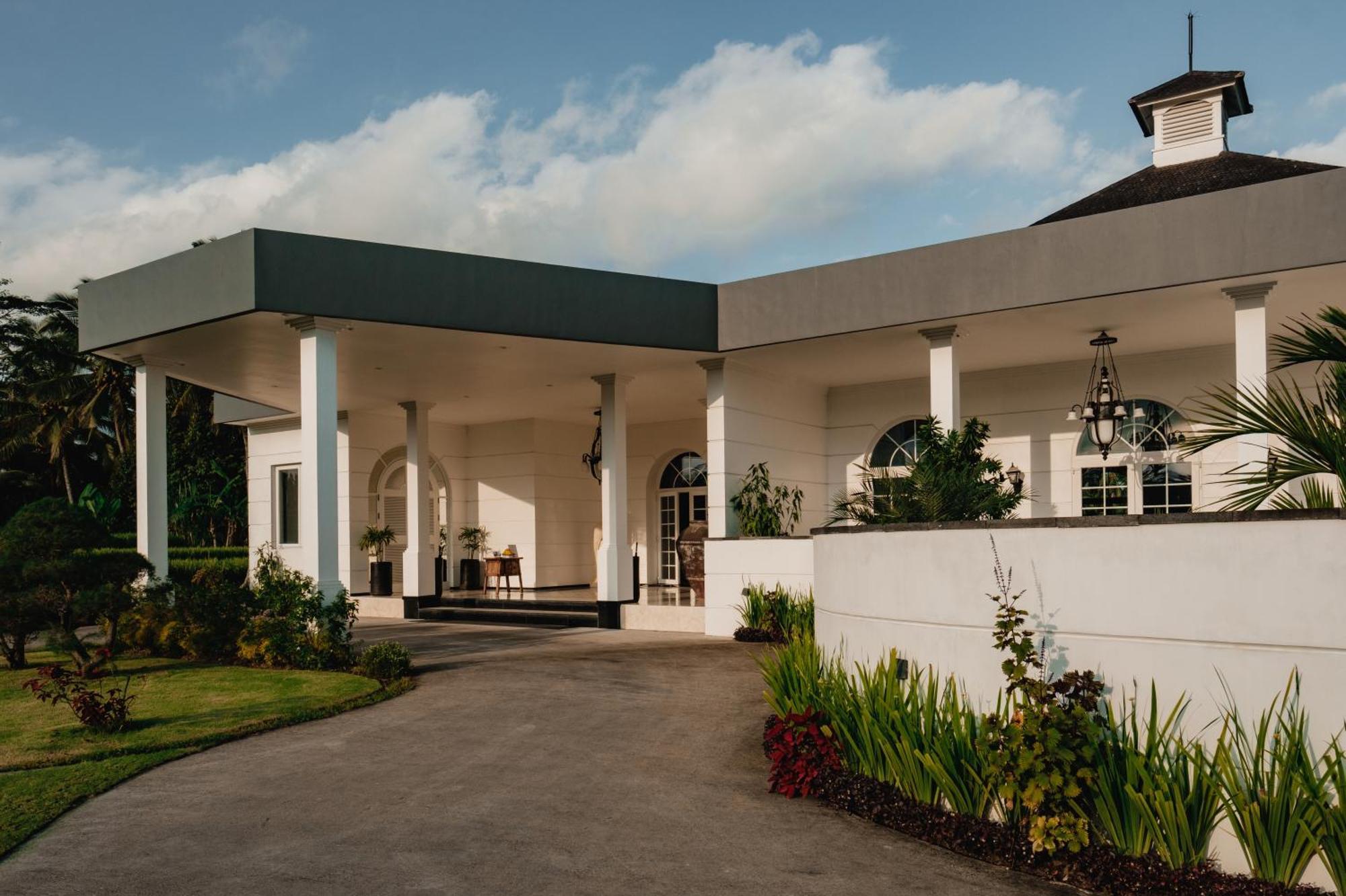 Cascades Suites Ubud  Exterior photo